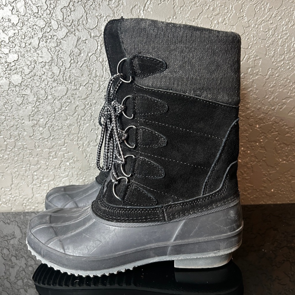 Stylish Black and Gray Winter Boots size 7
